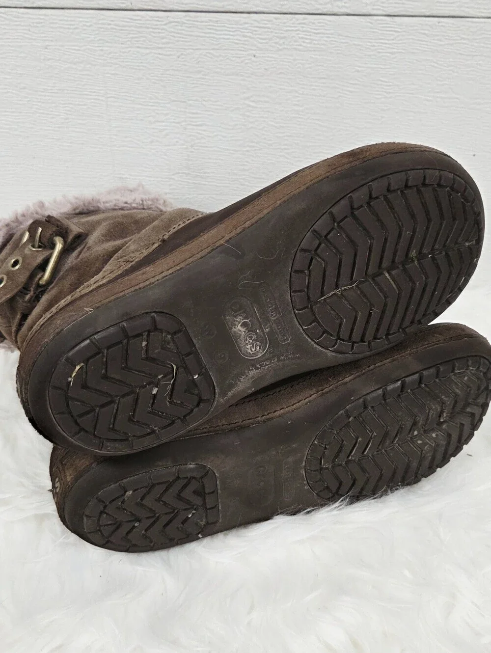 CROCS 9 Brown Faux Fur-Lined Mid-Calf Boots